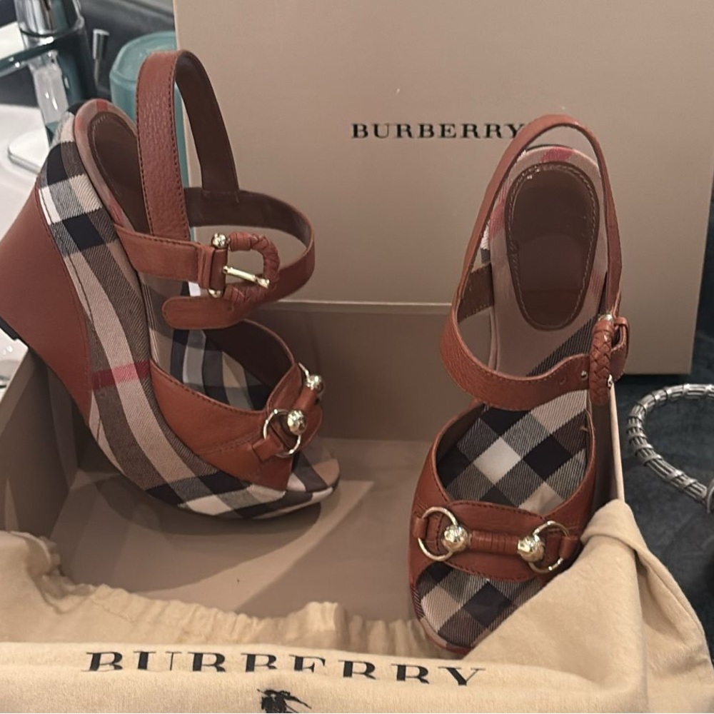 Authentic Burberry Tan and Gold Wedge Sandals